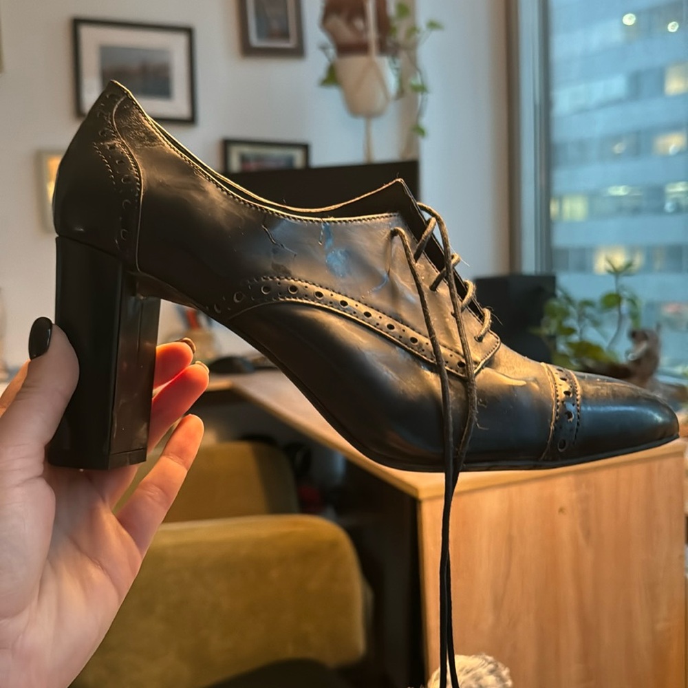 Tahari booties either trim detail, Size 9 women’s